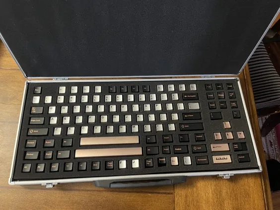 [USED] Aluvia Aluminum Keycaps