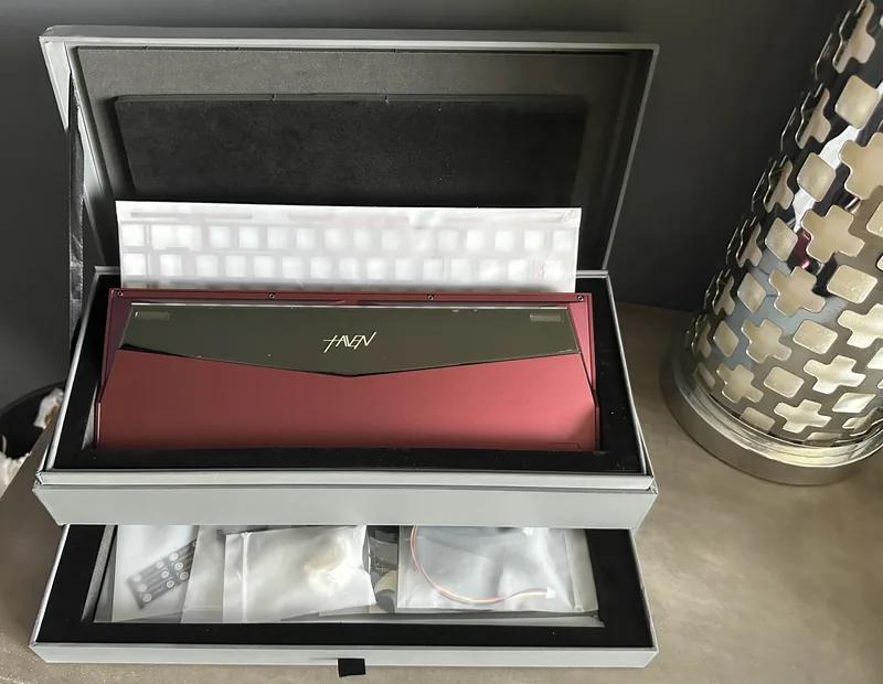Haven 65 (Burgundy/Black)